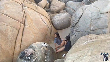 La mia ragazza mi lascia scopare in spiaggia